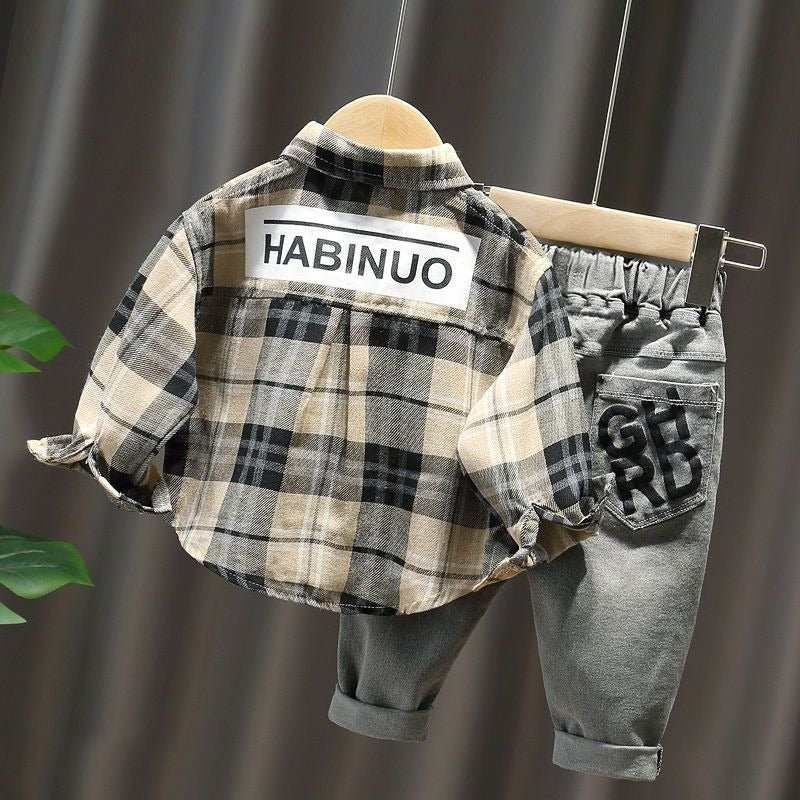 Conjunto elegante de cuadros de dos piezas para niños.