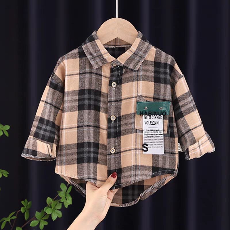 Conjunto elegante de cuadros de dos piezas para niños.